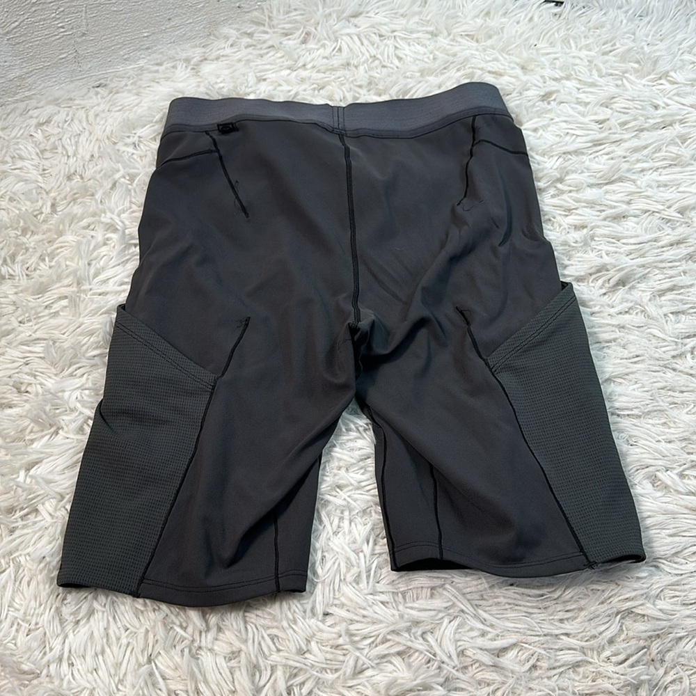 Lululemon Esker Short *lululemon lab Graphite Grey - Picture 6 of 7